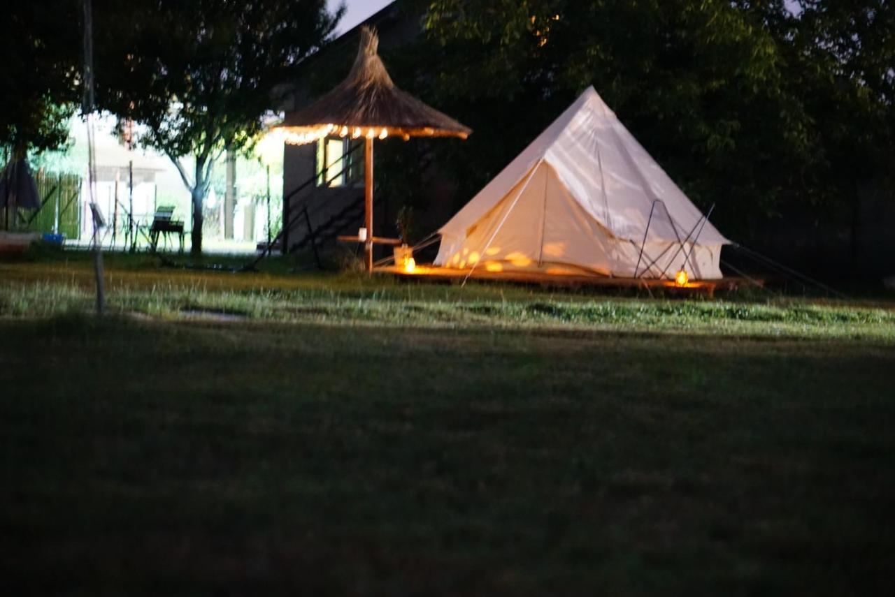טוזלה Luna Glamping מראה חיצוני תמונה