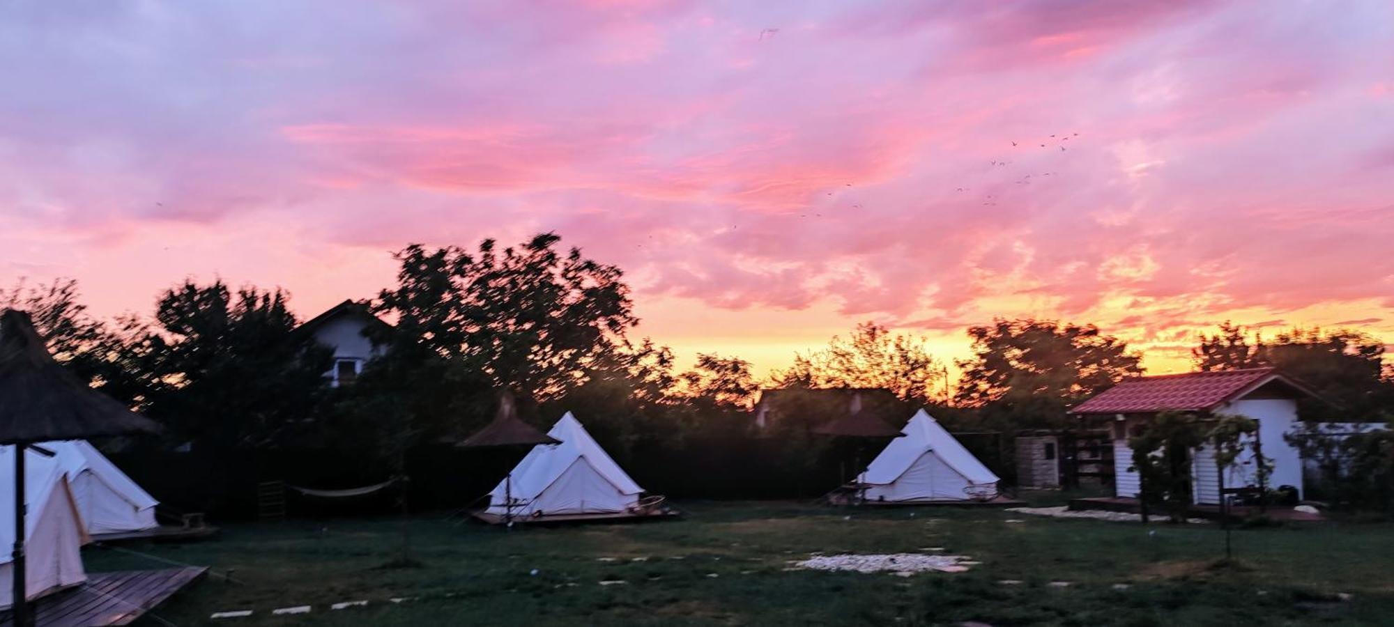 טוזלה Luna Glamping מראה חיצוני תמונה