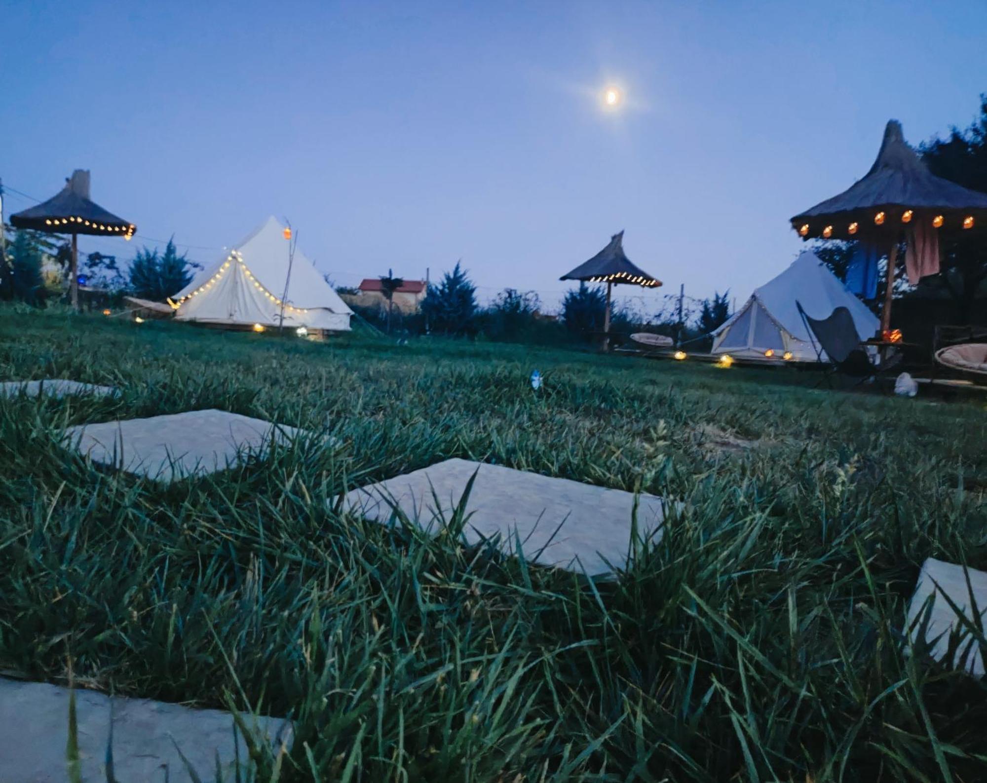 טוזלה Luna Glamping מראה חיצוני תמונה